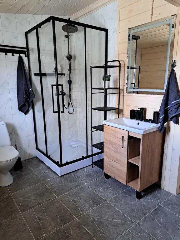 Коттедж Уютный загородный дом с большой гостиной — Стеклянный