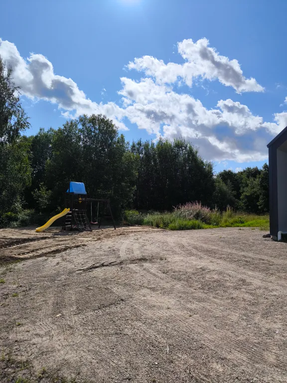 Загородный дом у озера