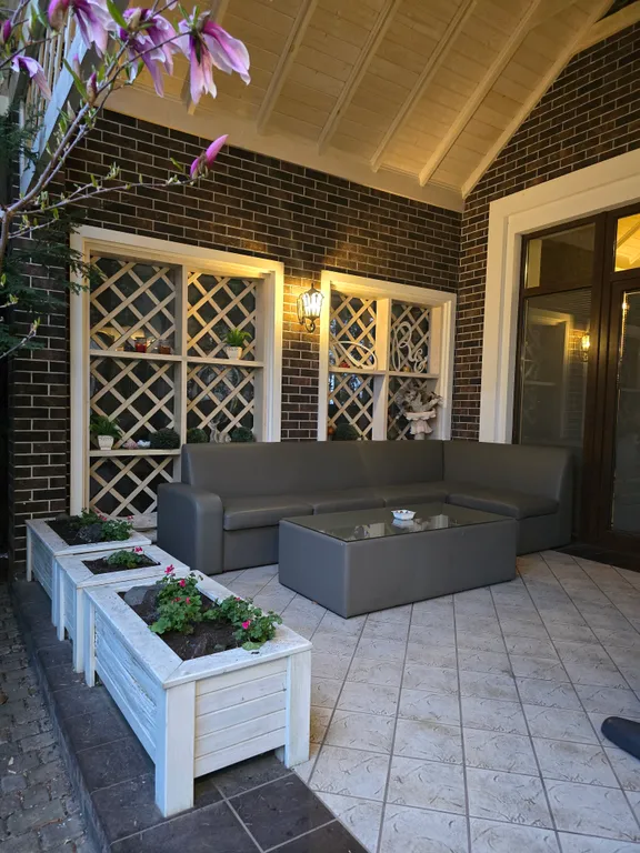 Тихий уют с бассейном для отдыха семьёй