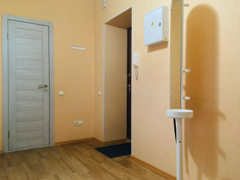 1-комнатная квартира, 15 минут до центра на автомобиле, с парковкой у дома