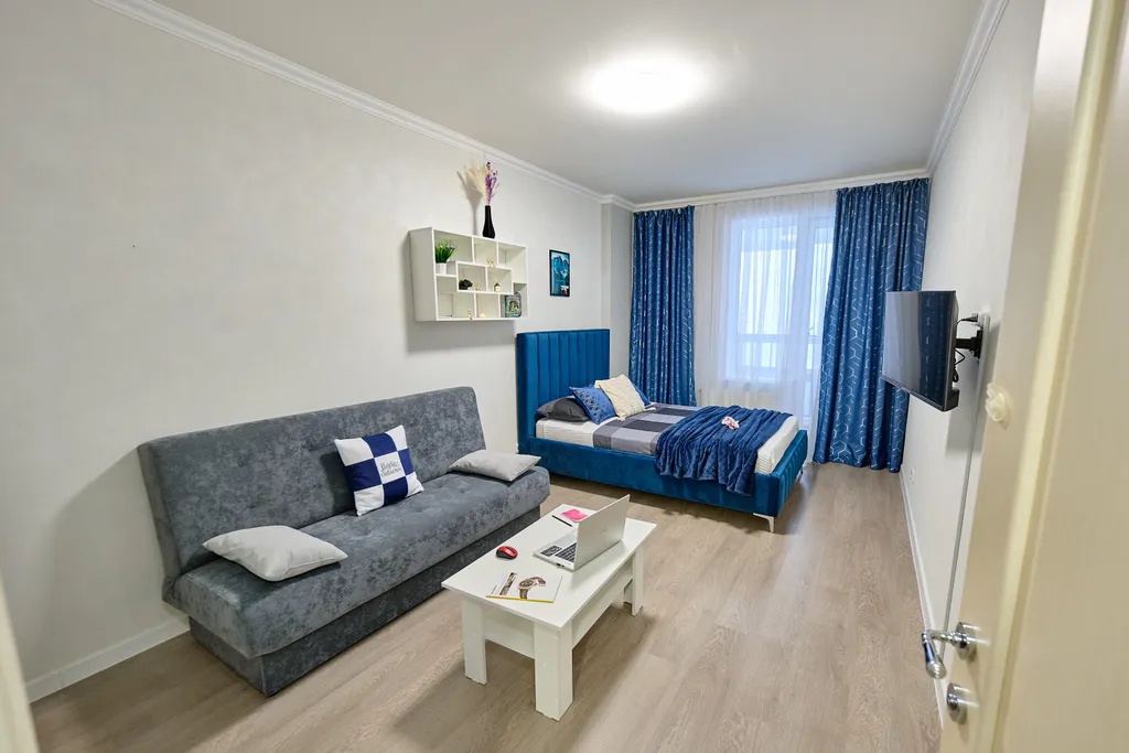 Евродвушка с балконом на 19 этаже вместительность на 6 человек