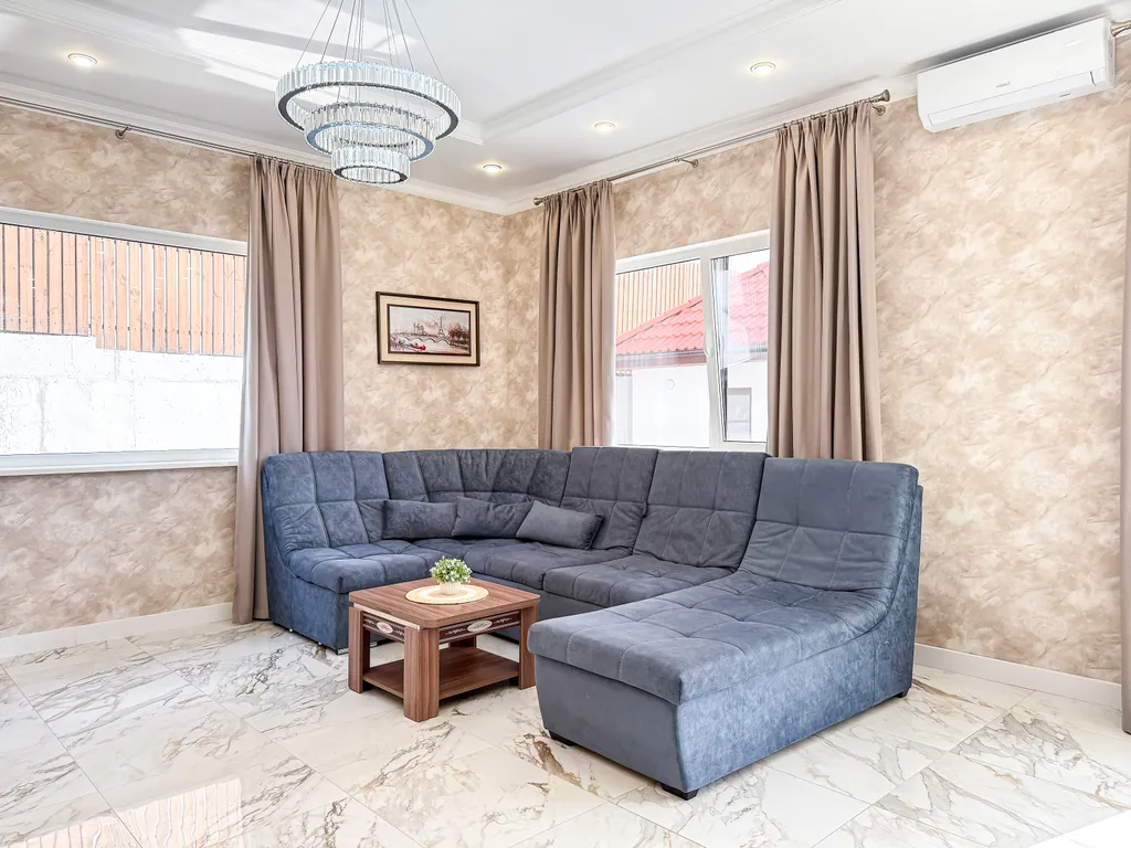 Новый дом с бассейном и хамамом