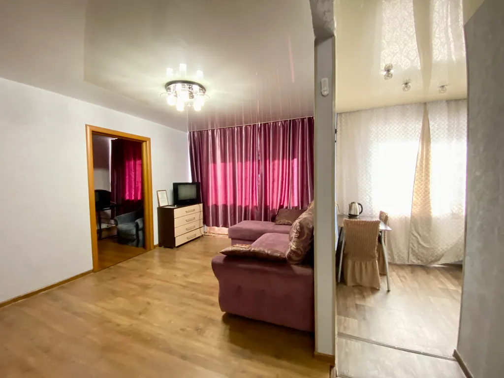 Просторная 2-комнатная квартира у цирка, 1 этаж, парковка, до 6 гостей