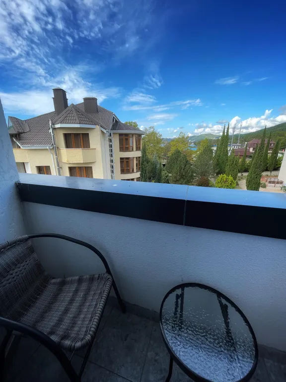 Апартамент в 3 минутах до моря с балконом и видом на море