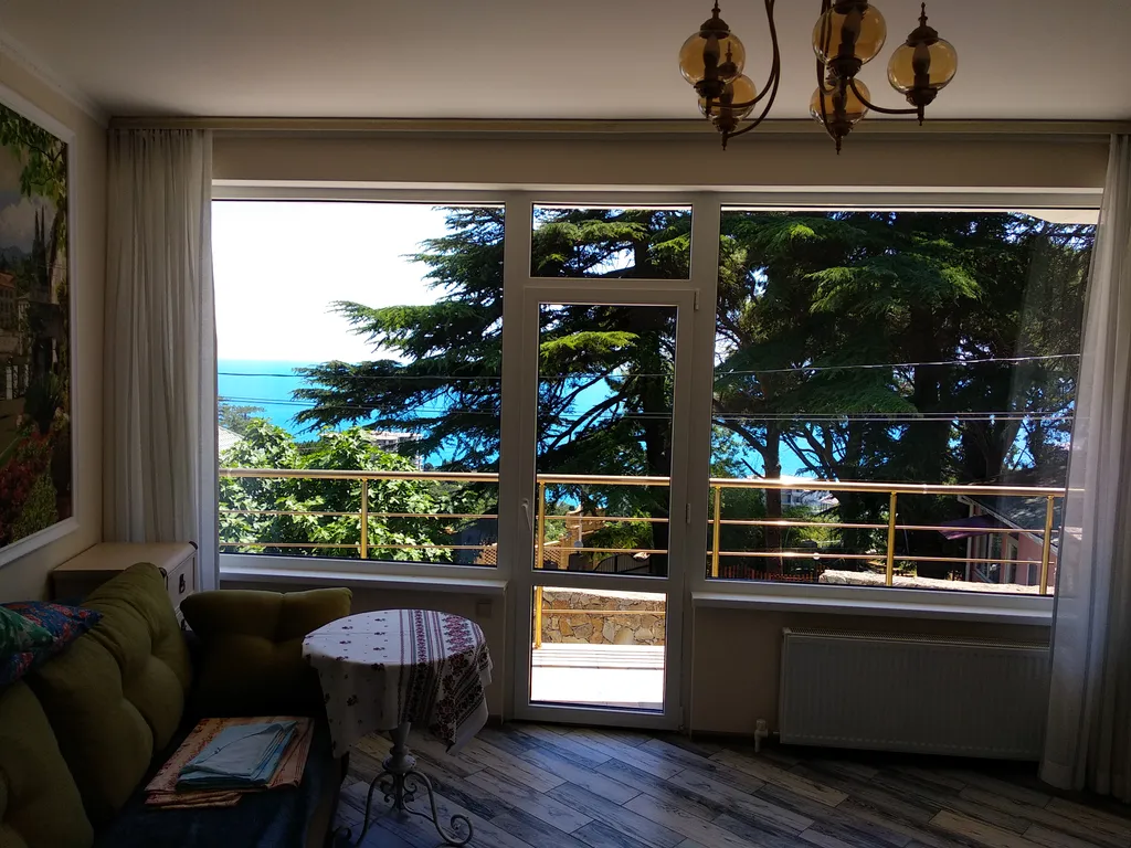 Апартамент с видом на море и отдельной спальней 202