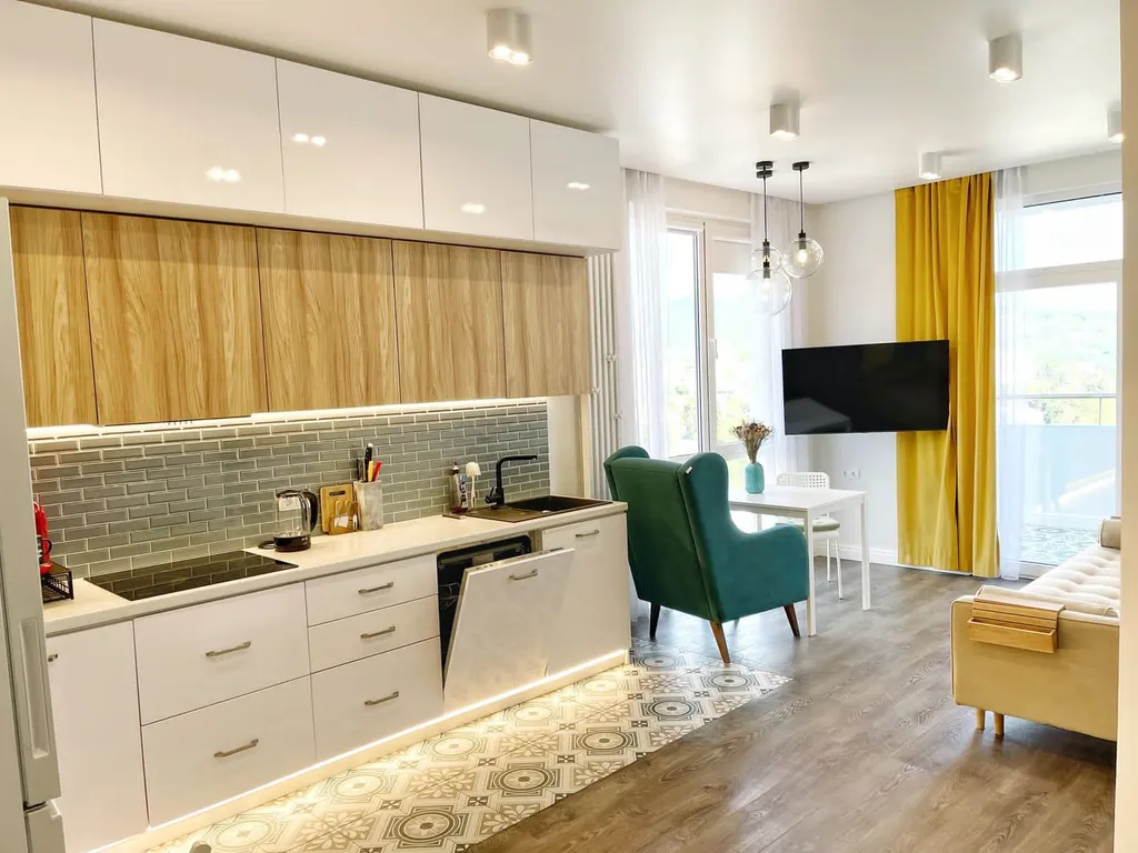 Солнечная квартира на самом берегу моря