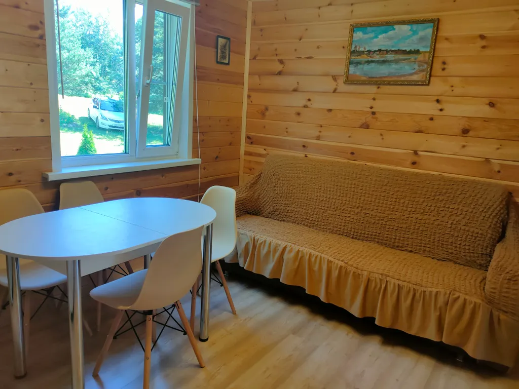 Дом на самом берегу озера селигер