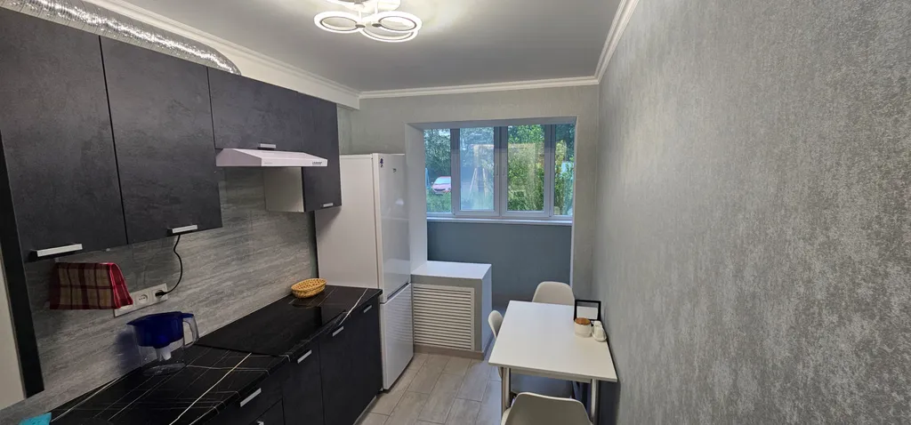 Двухкомнатная квартира в тихом дворе с новым ремонтом и техникой