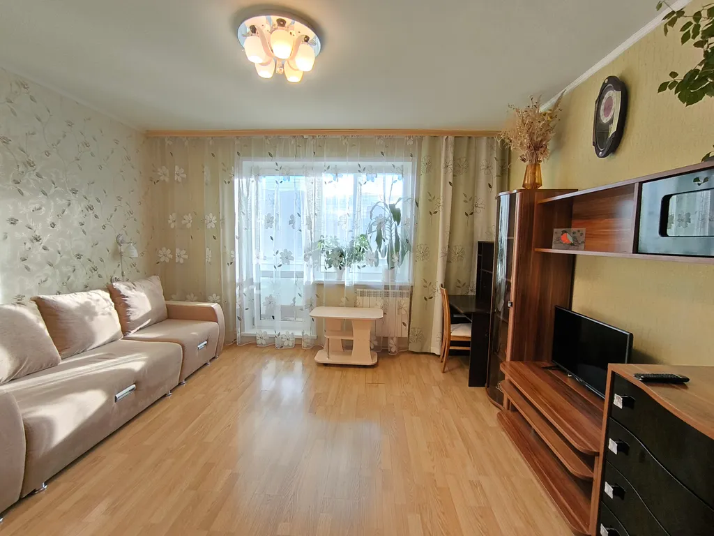 Уютная квартира в тихом квартале мкр Северный — аренда посуточно в Красноярск