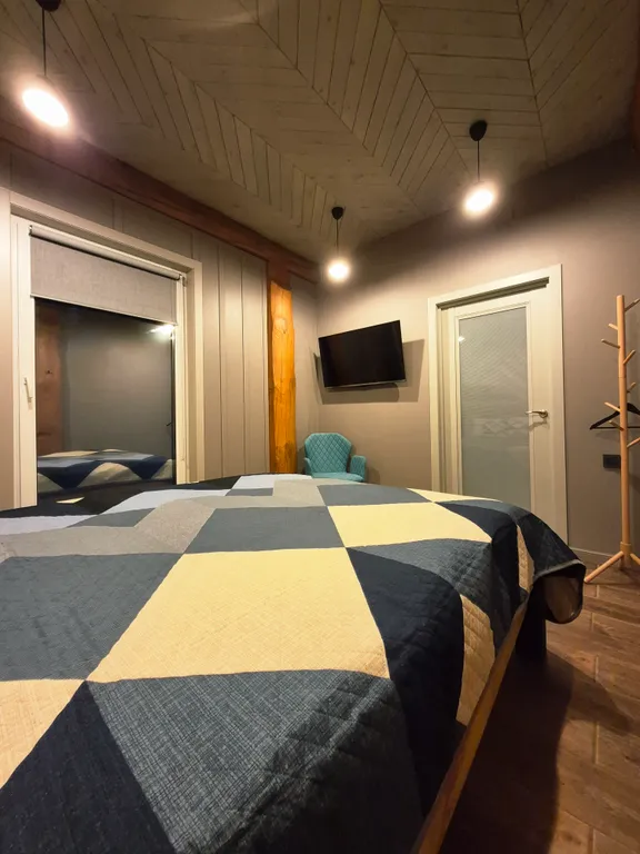 Домик KEDRA в Шерегеше с видом на лес и горы