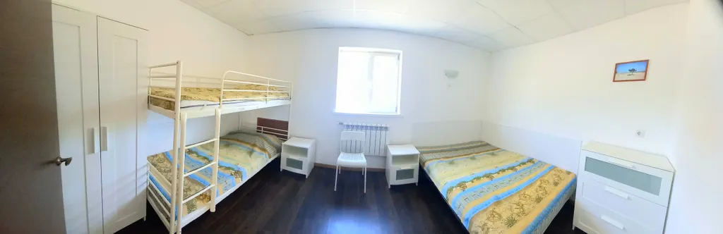 Спальня, кухня с диваном, веранда