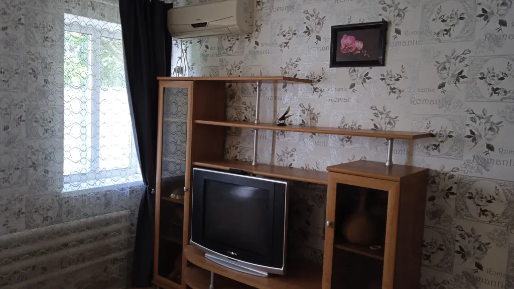 Большой дом в центре у моря