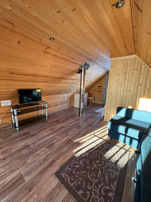 Семейный дом с баней у озера