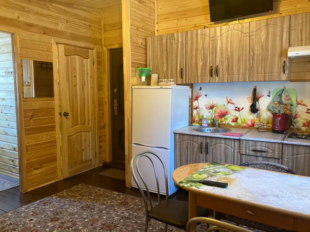 Коттедж Уютный домик в лесу №1 с двухъярусной кроватью — Кутузовское