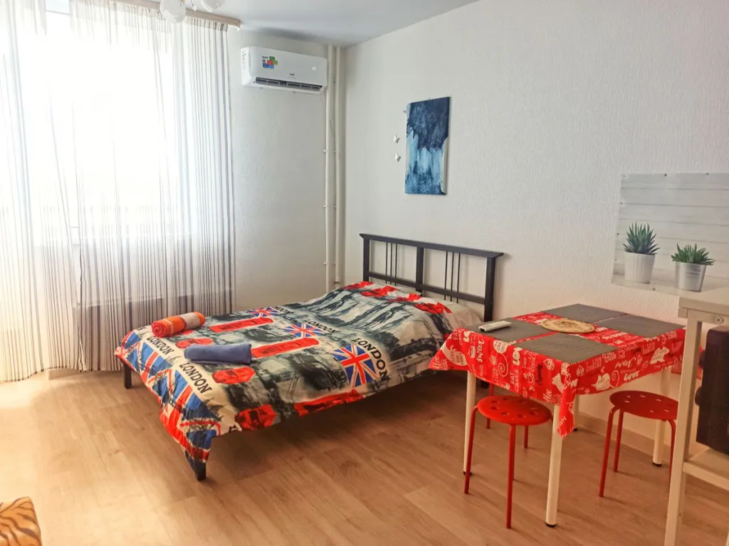 Прекрасная квартира. Вокзал и аэропорт поблизости