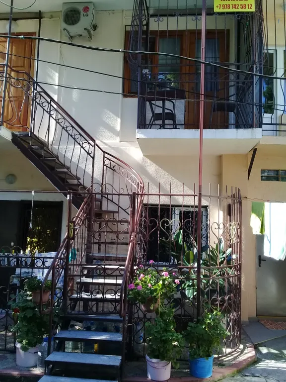 Уютная квартира в 100 метрах до моря