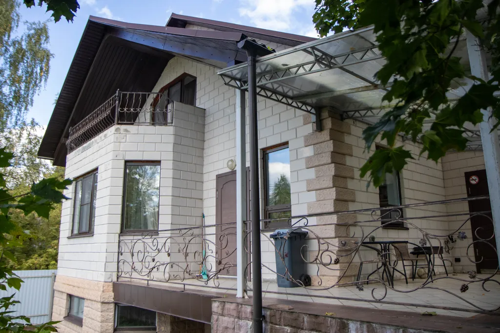 Уютный дом на берегу Волги