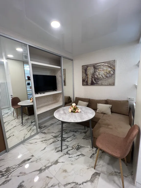 Студия с дизайнерским ремонтом