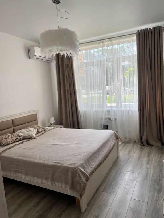 Трехкомнатная со своим выходом во двор на бассейны