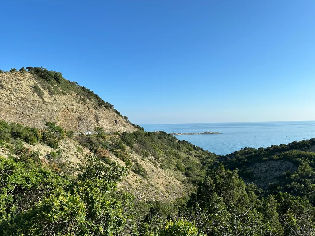 Апартаменты с видом на детскую площадку ЖК Резиденция Утриш