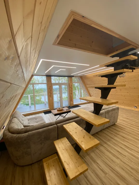 Дом с чаном и видом на реку в стиле A-Frame