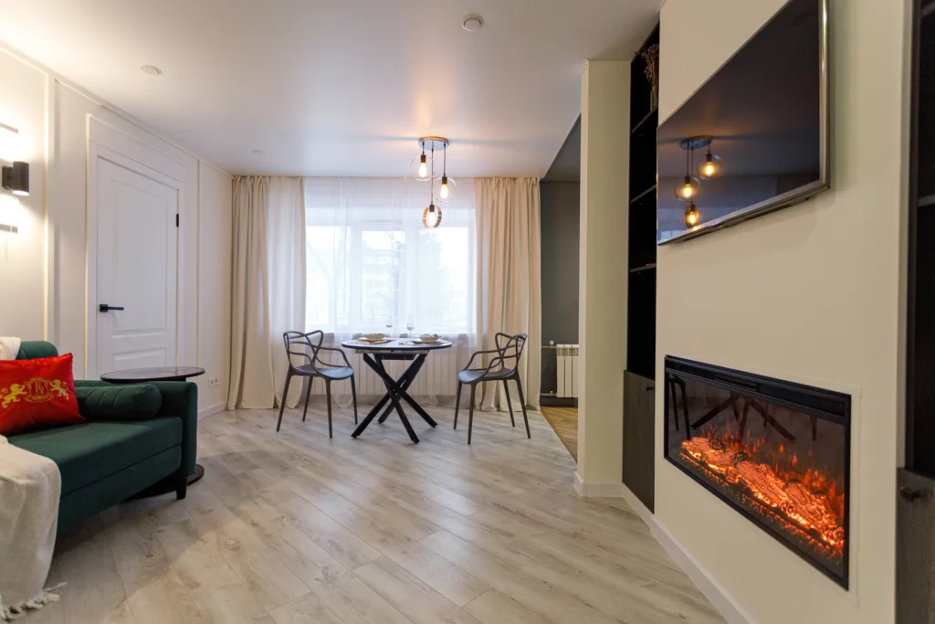 Дизайнерская квартира с камином