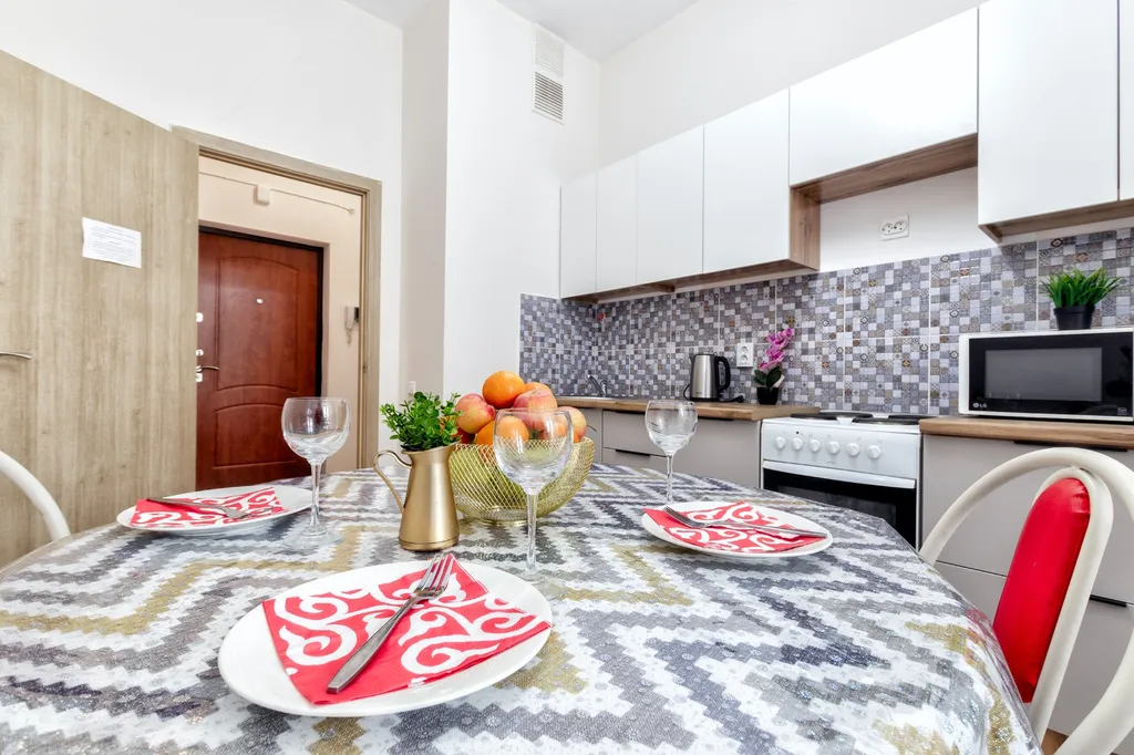 Уютная трехкомнатная квартира с тремя двухспальными кроватями на Экспо