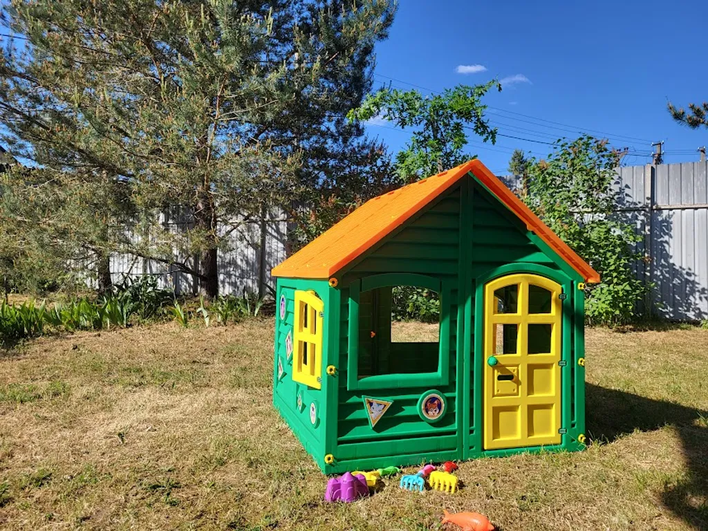 Двухэтажный коттедж на участке 8 соток