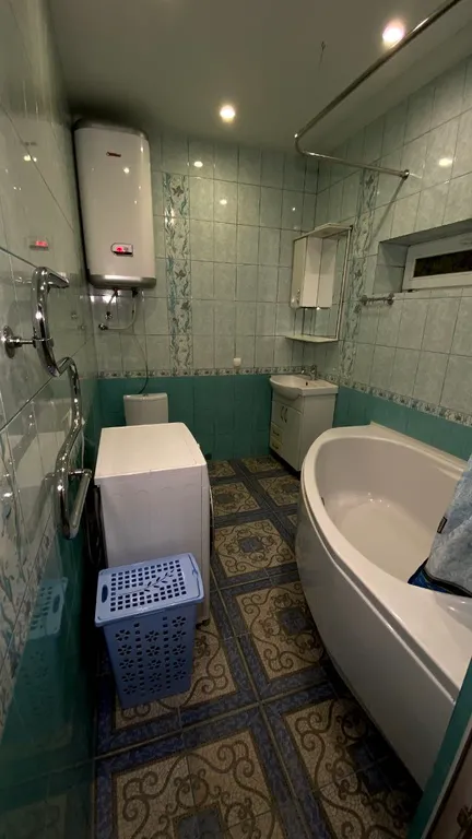 Идеальный для компании, 3 спальни и зал- студия и балкон до 6 гостей+