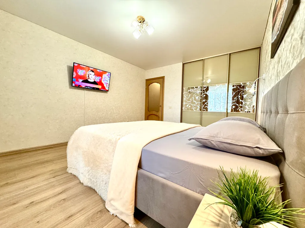 Красивая, уютная квартира в новом доме рядом с ТЦ "Космопорт"