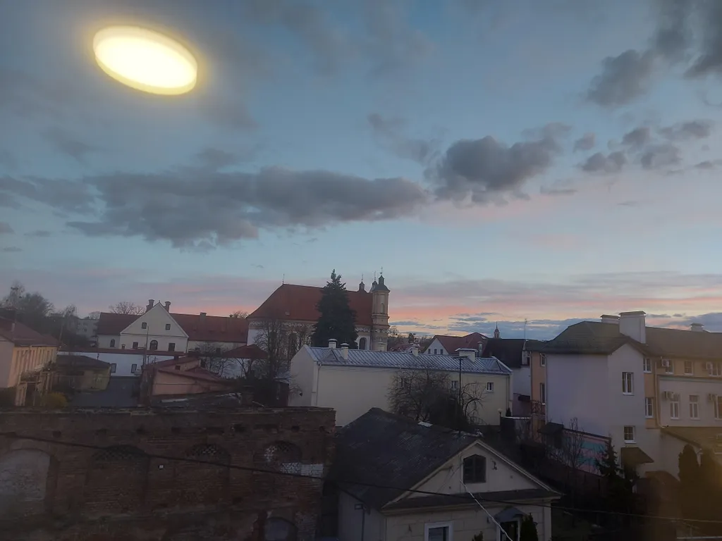 Просторная студия с видом на старинный Гродно