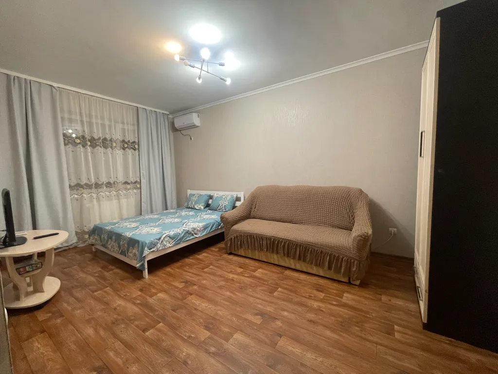 Однокомнатная квартира рядом с парком и стадионом Галицкого