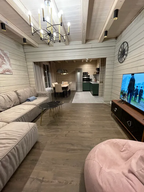 Гостевой дом Добрый Филин с большим летним бассейном и кондиционерами