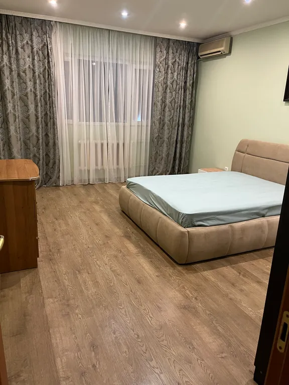 Эллинг на берегу моря