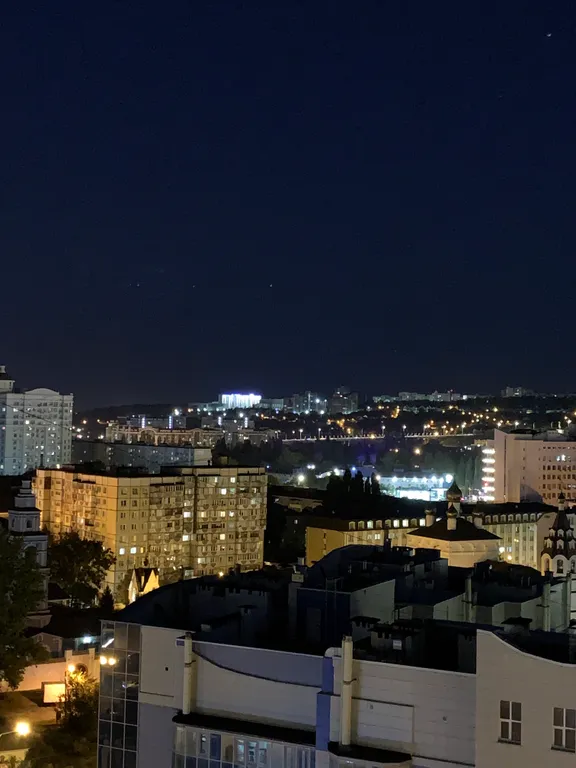 Просторная и теплая квартира с панорамным видом в центре города