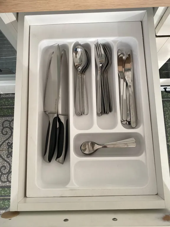 Загородный дом с садом и бассейном