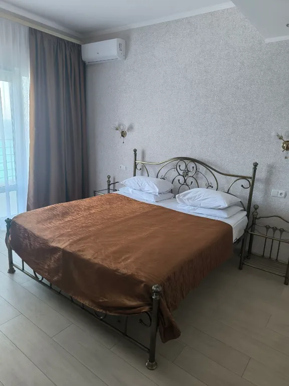 Апартаменты в пгт. Курпаты (г.Ялта) на территории отеля Palmira Palace