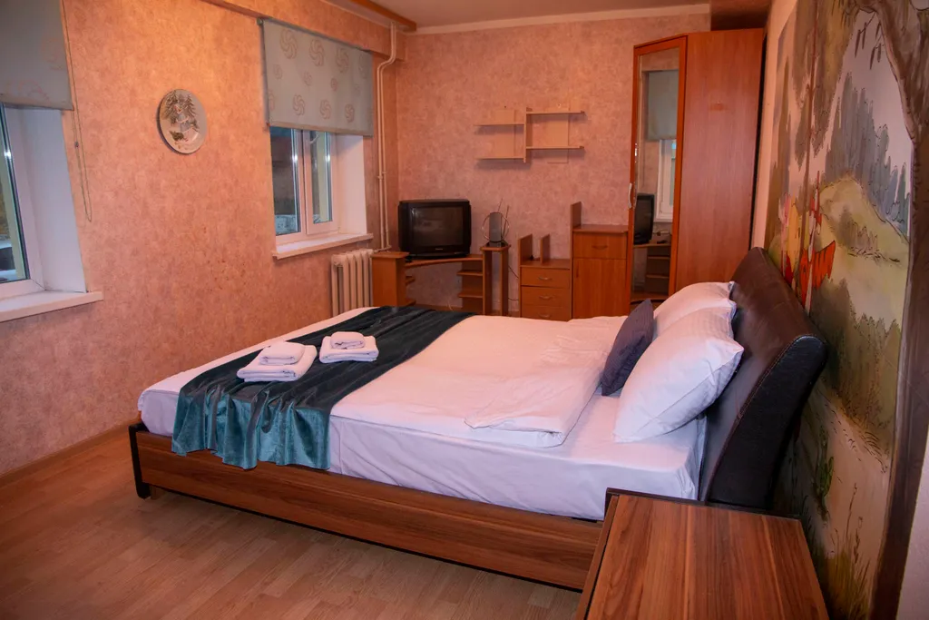 Большая трёхкомнатная квартира в новом доме у пруда