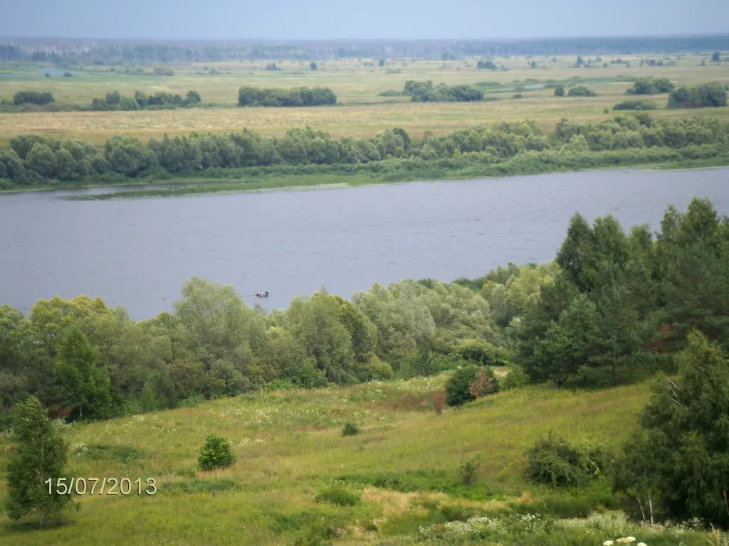 Деревенский дом на реке Оке рядом с родиной Есенина