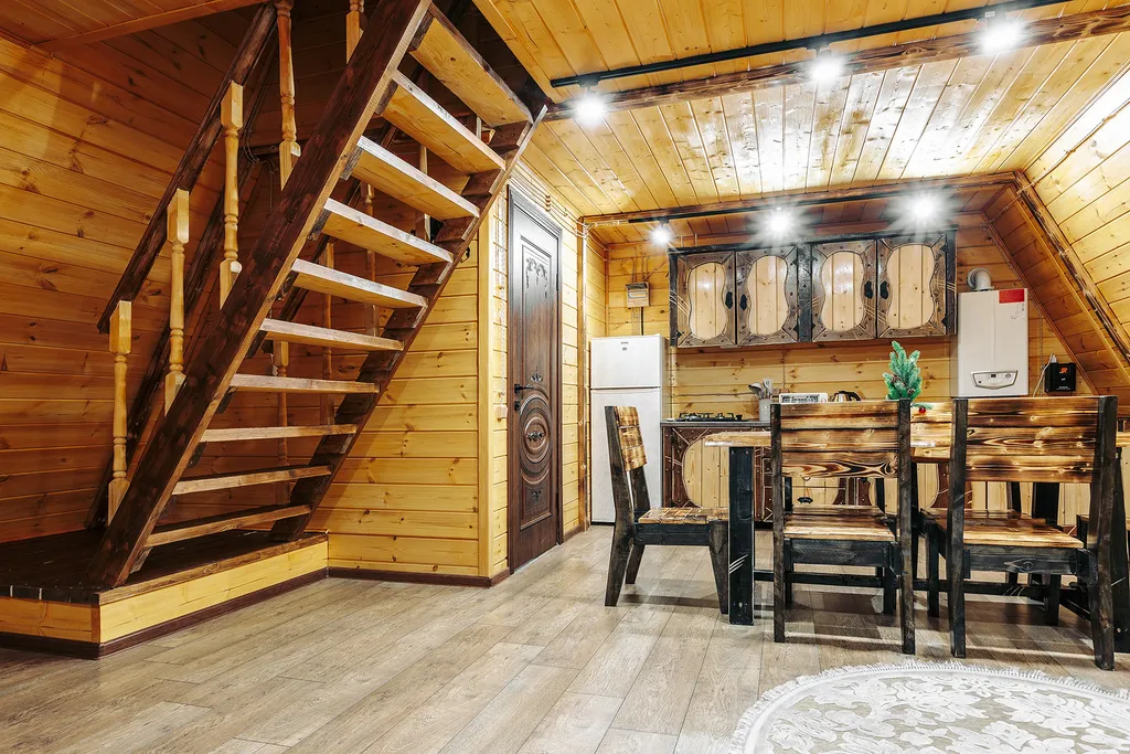 Коттедж в лесу с бассейном