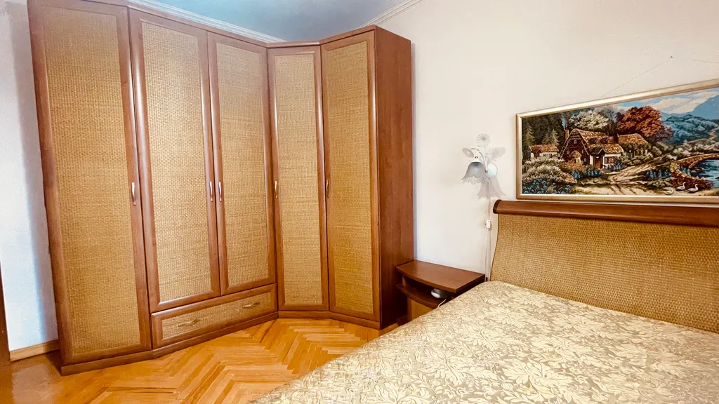 Просторная трешка в центре