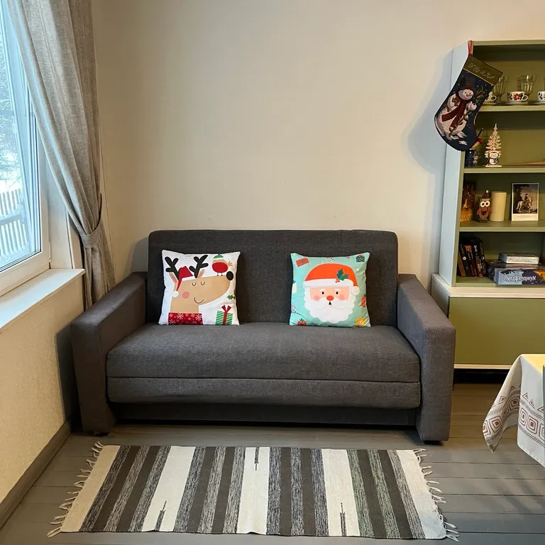 Дом с баней у леса