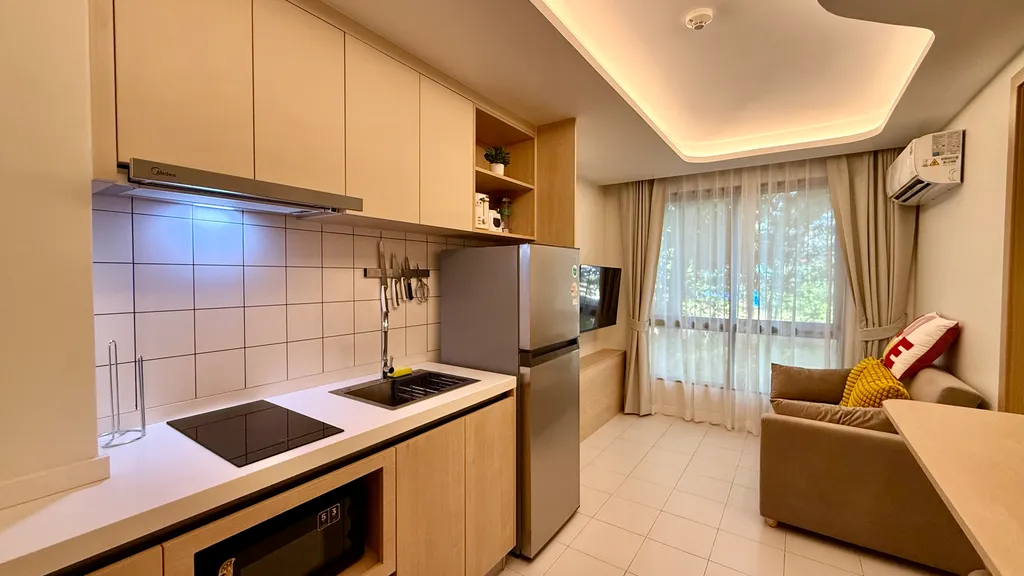 Просторная однушка у моря с бассейном и Wi-Fi 500 мбит/с