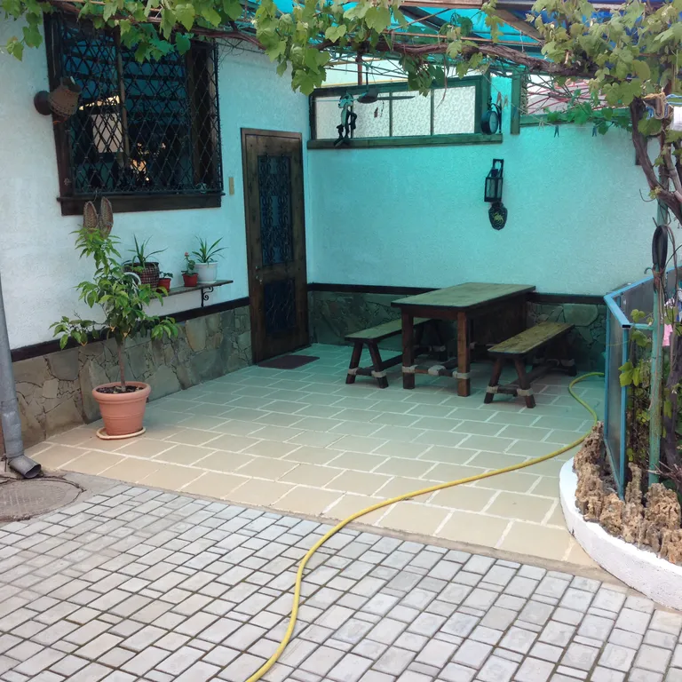 Коттедж Большой дом с парковочным местом — аренда посуточно в Евпатория