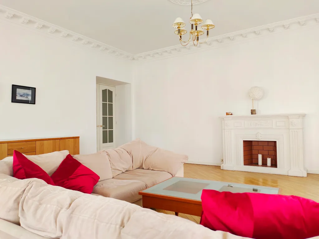 Квартира с большой гостиной с видом