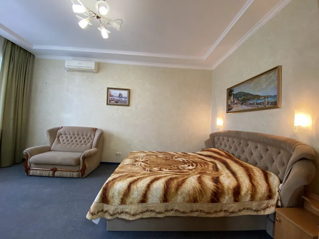 Этаж дома 500 метров от моря с бассейном