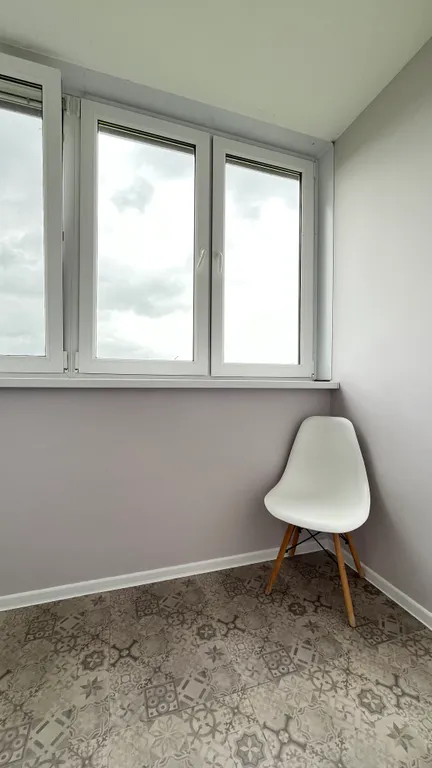 LUX-вид на озеро: светлая квартира в новом доме