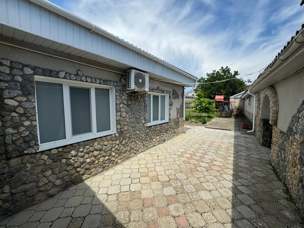 Коттедж Уютный домик возле моря — аренда посуточно в Штормовое