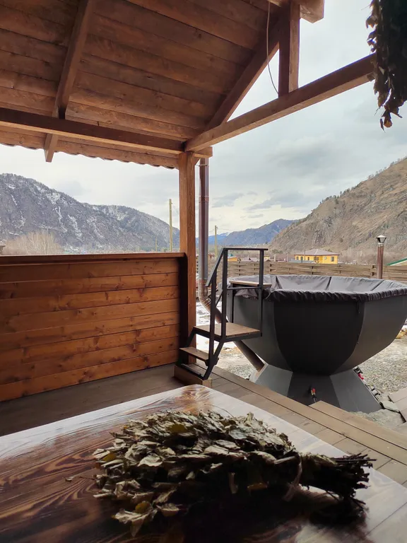 Уютный домик с видом на горы