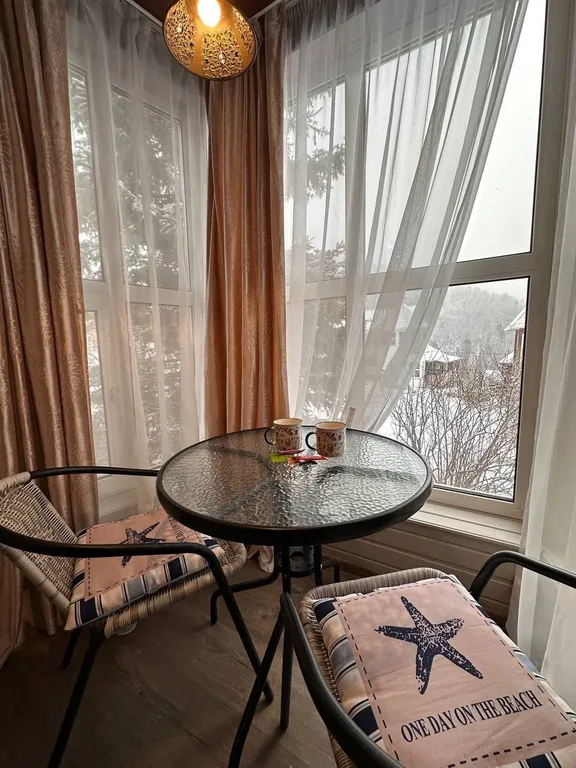 Семейный коттедж с двумя спальнями и видом на сад